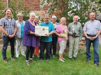 Abschied beim Katholischen Senioren-Forum Bereich Obernburg, von links: Christian Barth, Dekanatbüro Miltenberg; Margit Hohm aus Eisenbach, bisher stellvertretende Vorsitzende; Annemarie Löschinger aus Eichelsbach, bisher Vorsitzende; Rita Reichert aus Obernburg, bisher Schriftführerin; Regionalreferent Volkmar Franz; Ulrike Kunkel aus Leidersbach, bisher Schriftführerin; Renate Reinhard aus Großwallstadt, bisher Tanzbeauftragte; Pfr. Waldemar Kilb aus Schmachtenberg, bisher Altenseelsorger; Dekan Michael Prokschi aus Kirchzell (Auf dem Bild fehlt Hildegard Reinhart aus Niedernberg).